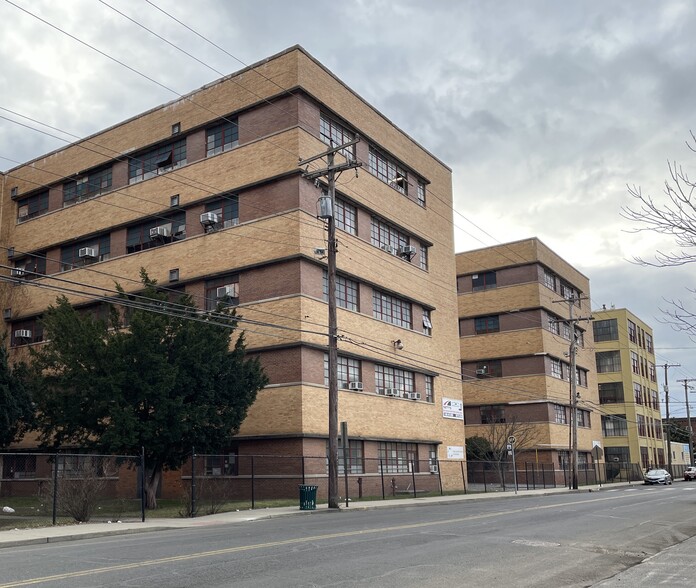 510 Barnum Ave, Bridgeport, CT à louer - Photo de l’immeuble – Image 2 sur 2