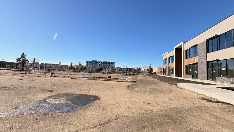 943 Parsons Rd SW, Edmonton, AB à louer - Photo de l’immeuble – Image 3 sur 6