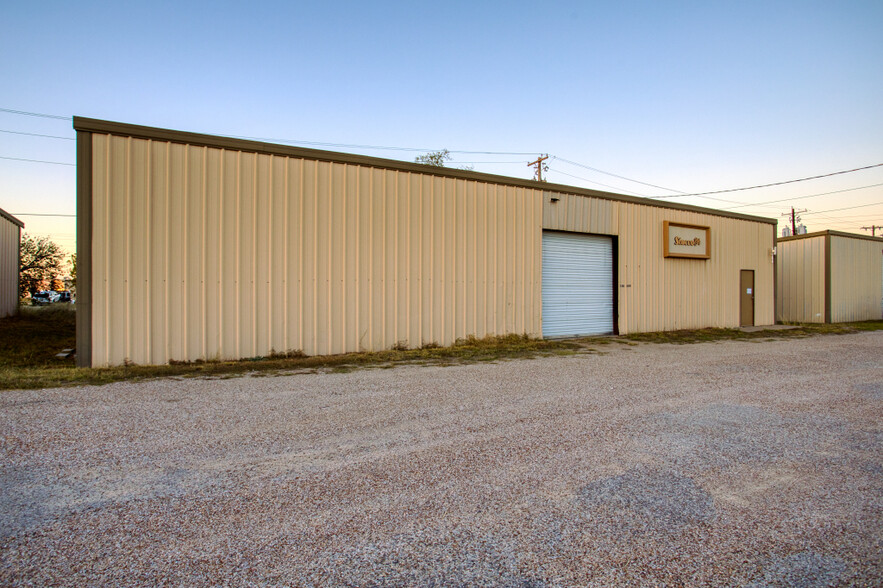 2004 Bobby Ln, Granbury, TX à vendre - Photo de l’immeuble – Image 2 sur 21