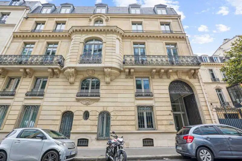 48 Rue La Pérouse, Paris à louer Photo de l’immeuble– Image 1 sur 15