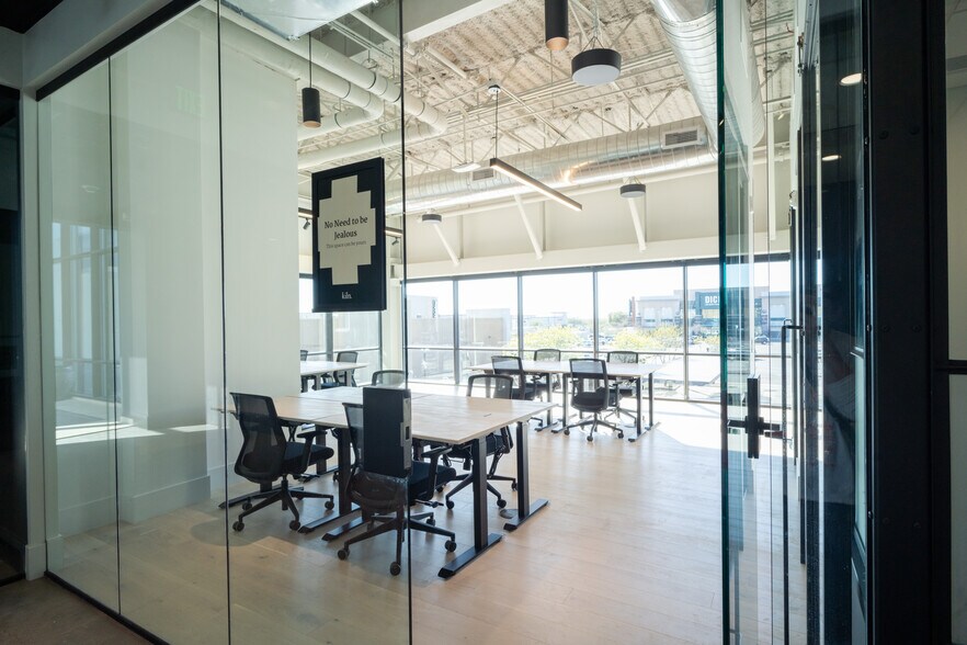 9840-9850 N Central Expy, Dallas, TX à louer - Photo de l’immeuble – Image 3 sur 21