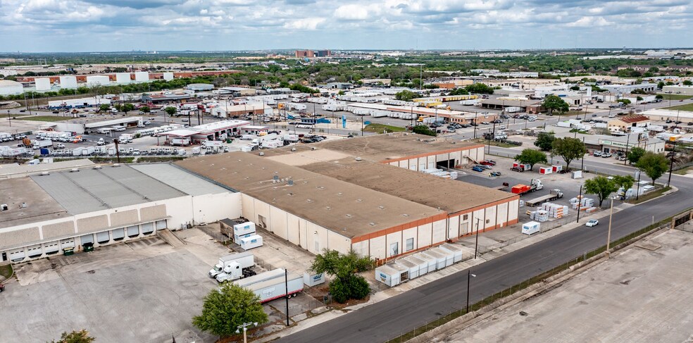 827 Frost Bank Center Pky, San Antonio, TX à louer - Photo de l’immeuble – Image 3 sur 3