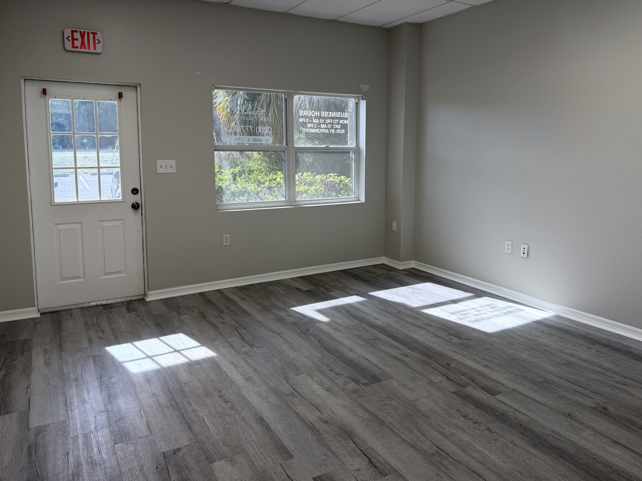 6616-6636 Rowan Rd, New Port Richey, FL à louer Hall d’entrée– Image 1 sur 9