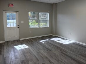 6616-6636 Rowan Rd, New Port Richey, FL à louer Hall d’entrée– Image 1 sur 9