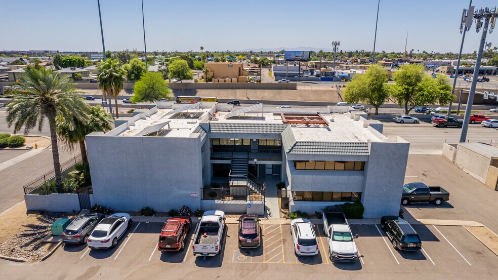 5815 N Black Canyon Hwy, Phoenix, AZ à louer - Photo de l’immeuble – Image 2 sur 14