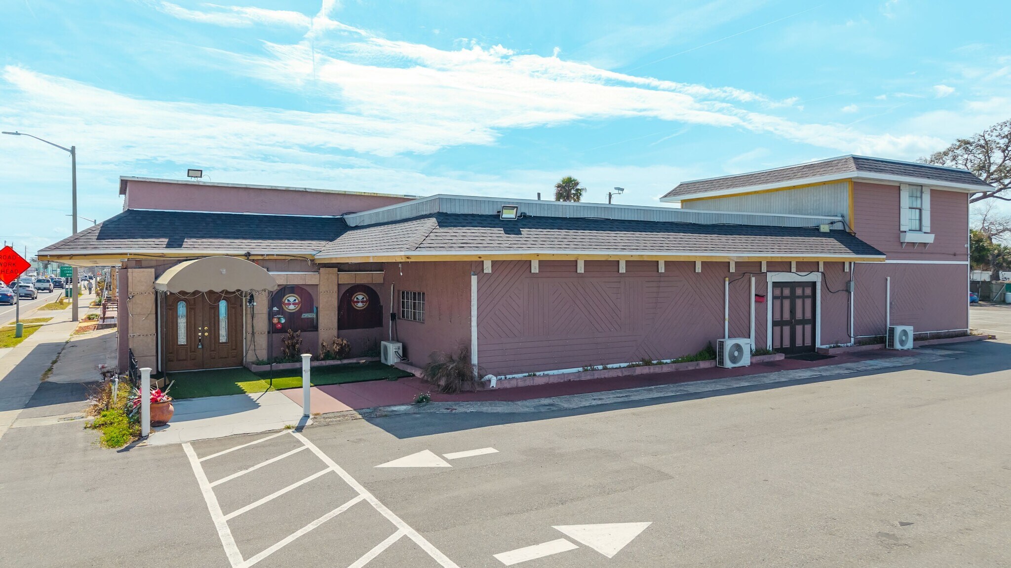 144 Ridgewood Ave, Daytona Beach, FL à vendre Photo principale– Image 1 sur 3