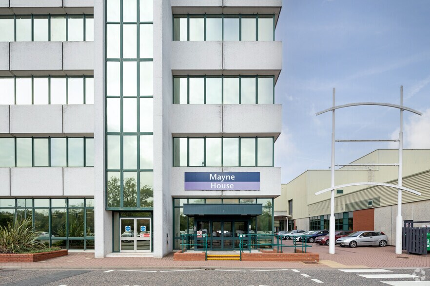 Fenton Way, Basildon à louer - Photo de l’immeuble – Image 3 sur 9