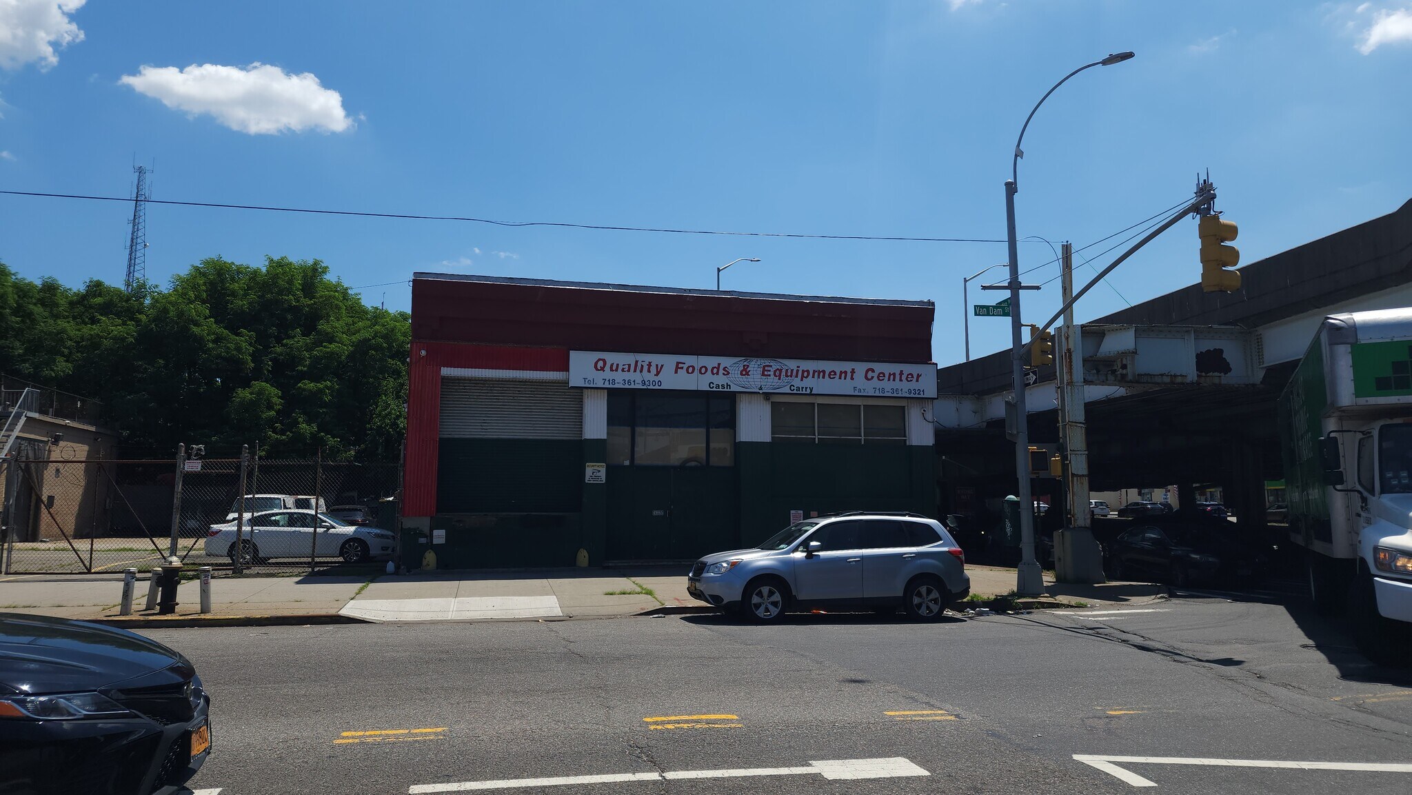 4965 Van Dam St, Long Island City, NY à louer Photo de l’immeuble– Image 1 sur 6