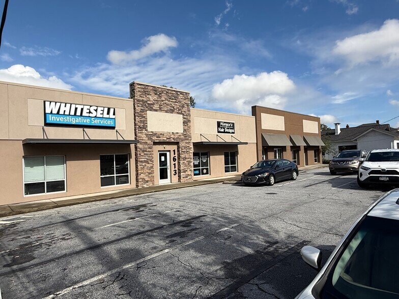 1613 E North St, Greenville, SC à louer - Photo principale – Image 1 sur 2