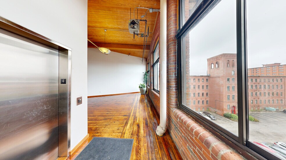 4 Open Square Way, Holyoke, MA à louer - Numérisation 3D Matterport – Image 3 sur 34