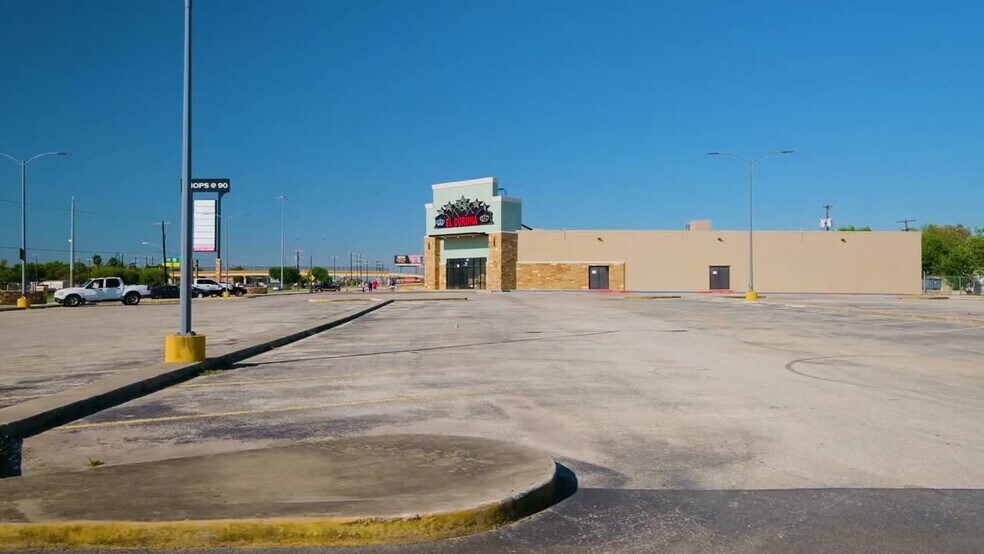 7535 W US Highway 90, San Antonio, TX à louer - Vidéo sur l’annonce professionnelle – Image 2 sur 9