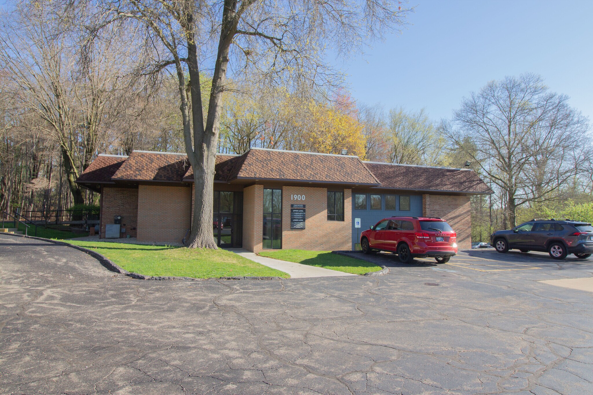 1900 Whites Rd, Kalamazoo, MI à vendre Photo principale– Image 1 sur 11