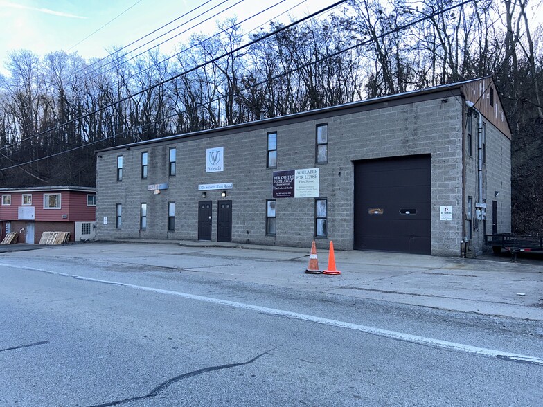 1326-1330 Streets Run Rd, Pittsburgh, PA à louer - Photo de l’immeuble – Image 1 sur 7