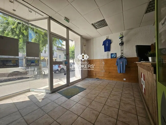 Plus de détails pour 7 Avenue Du Grand Port, Aix-les-Bains - Local commercial à louer