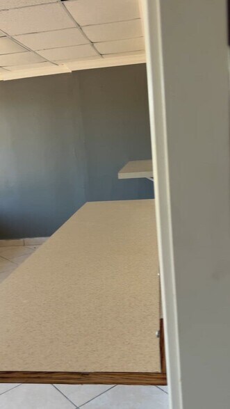 6713 Broadway, Pearland, TX à louer - Vidéo sur l’annonce professionnelle – Image 2 sur 17