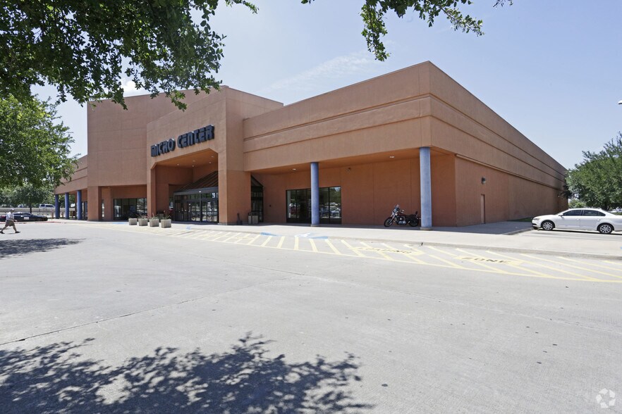 13931 N Central Expy, Dallas, TX à vendre - Photo de l’immeuble – Image 2 sur 15