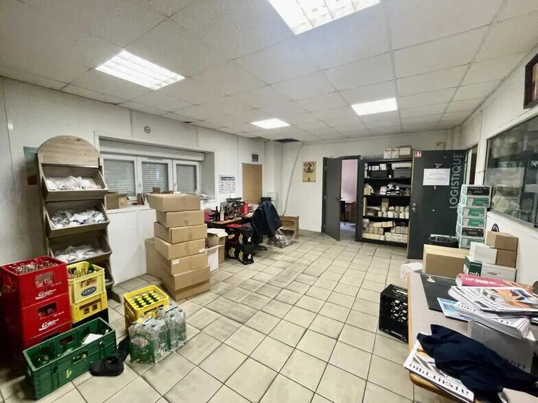 Bureau dans Saint-Étienne-du-Rouvray à louer - Photo de l’immeuble – Image 3 sur 8