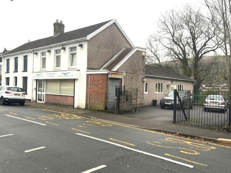 284 Brithweunydd Rd, Tonypandy à louer - Photo principale – Image 1 sur 21