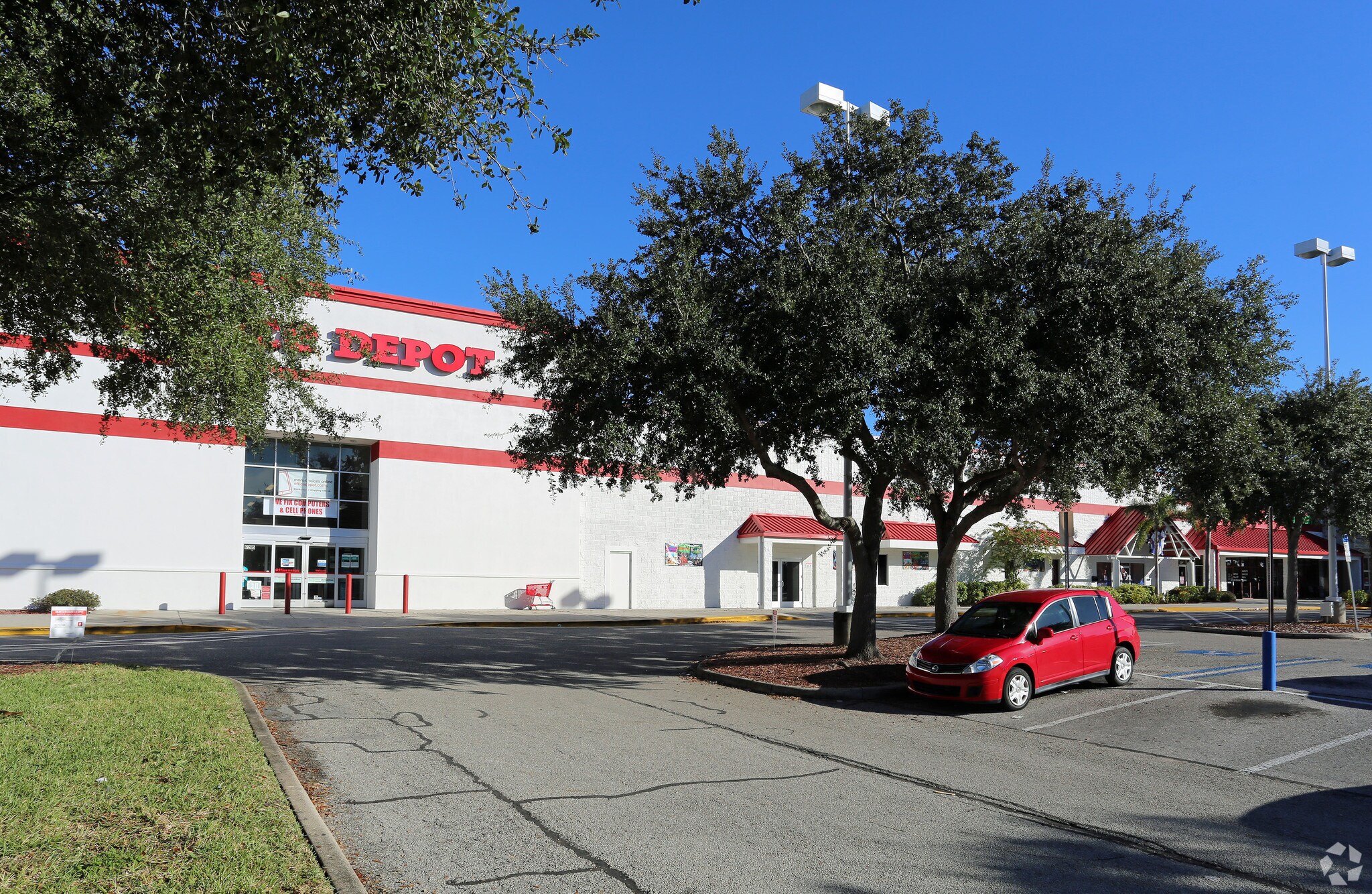 6277-6285 W Waters Ave, Tampa, FL à vendre Photo principale– Image 1 sur 11