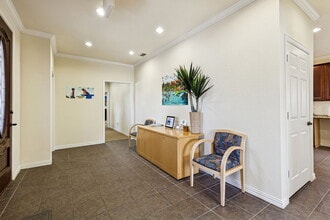 6636 N Riverside Dr, Fort Worth, TX à louer Hall d’entrée– Image 2 sur 17