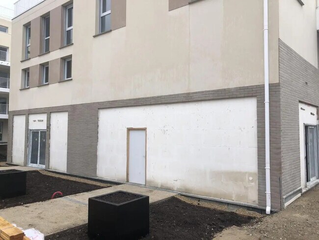 Plus de détails pour Local commercial à louer