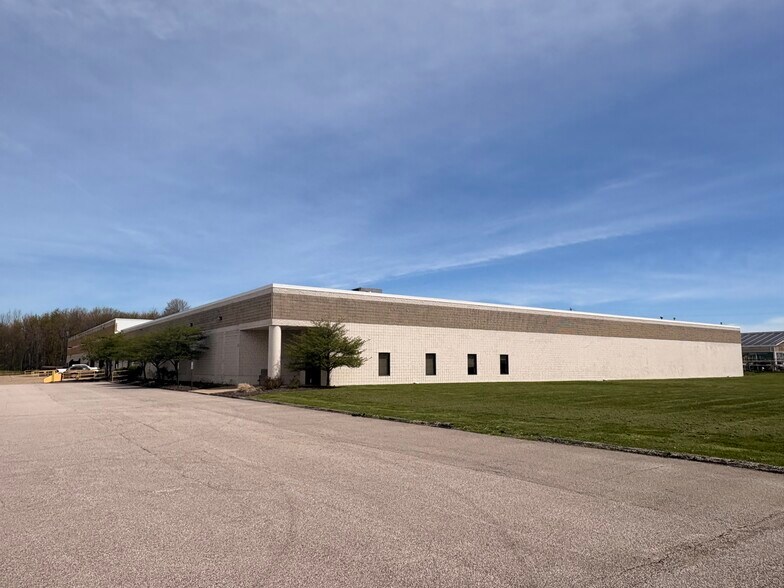 2831 Center Rd, Brunswick, OH à louer - Photo principale – Image 1 sur 3