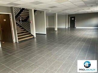 Plus de détails pour 50 Rue Jean Zay, Saint-Priest - Bureau à louer