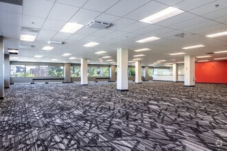 7101 Av du Parc, Montréal, QC à louer Photo intérieure– Image 2 sur 4