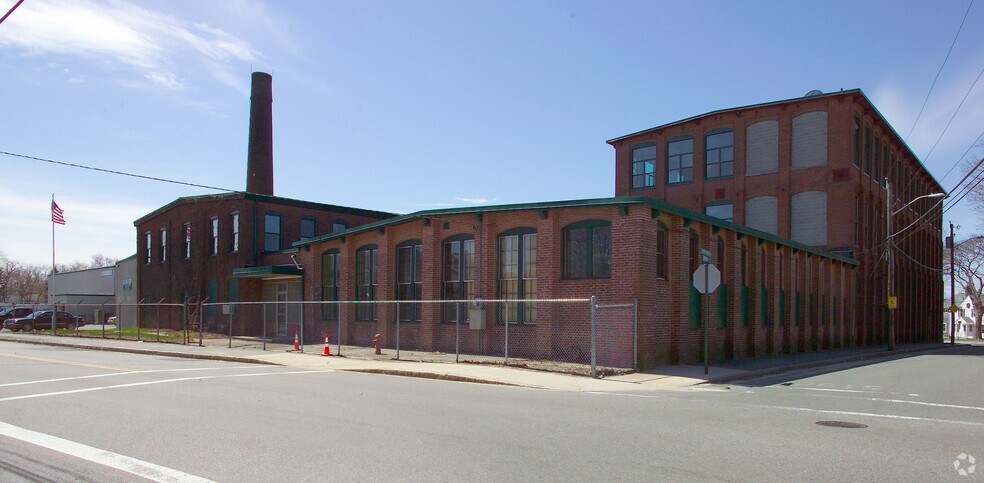 506 N Warren Ave, Brockton, MA à louer - Photo de l’immeuble – Image 3 sur 3