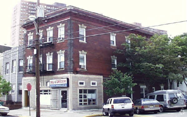 119 59th St, West New York, NJ à vendre - Photo de l’immeuble – Image 3 sur 4