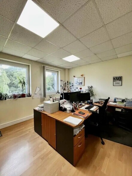 Bureau dans Compiègne à louer - Photo de l’immeuble – Image 3 sur 9