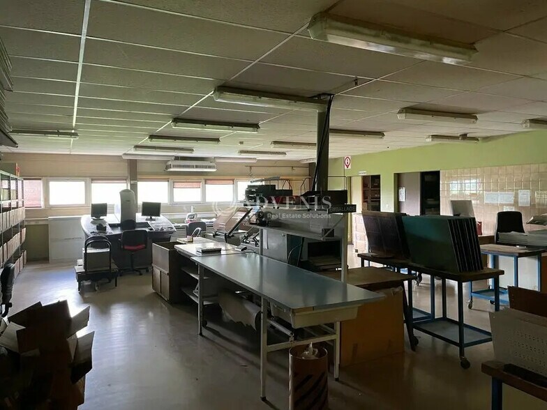 Local d'activités dans Ormes à vendre - Photo de l’immeuble – Image 2 sur 11