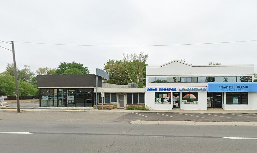 30156 Woodward Ave, Royal Oak, MI à vendre - Photo de l’immeuble – Image 3 sur 4