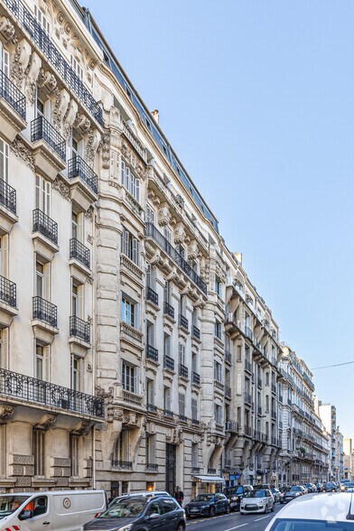 Immeuble residentiel dans Marseille à vendre - Photo de l’immeuble – Image 3 sur 4