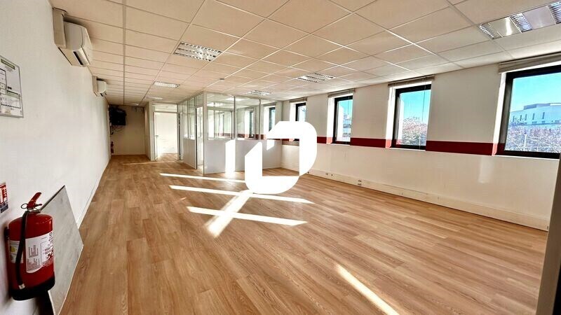 Bureau dans Nanterre à louer - Photo intérieure – Image 3 sur 3