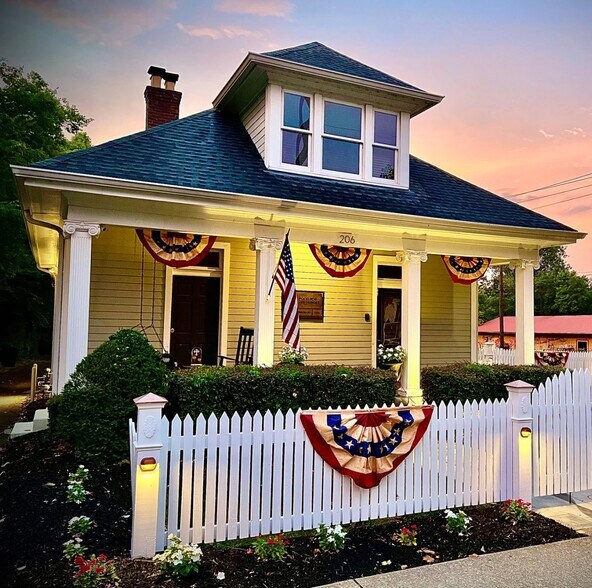 206 Bridge St, Franklin, TN à louer - Photo principale – Image 1 sur 10