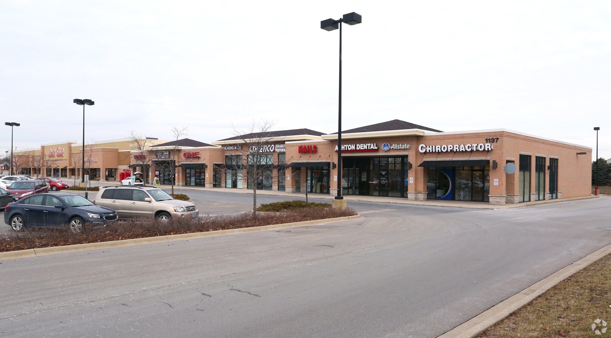 1137-1167 N Eola Rd, Aurora, IL à louer Photo principale– Image 1 sur 7