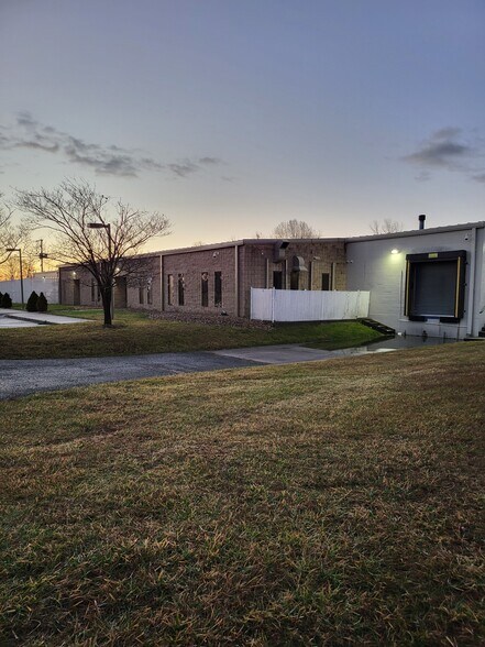 5190 Dominion Dr, Dublin, VA à vendre - Photo principale – Image 1 sur 53