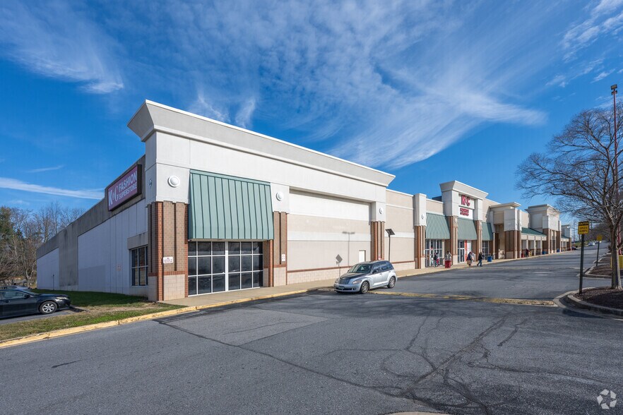 7780-7790 Riverdale Rd, New Carrollton, MD à louer - Photo de l’immeuble – Image 2 sur 5