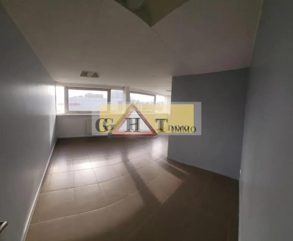 Bureau dans Boissy-Saint-Léger à louer Photo intérieure– Image 1 sur 3