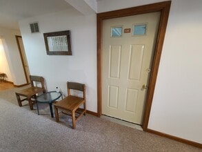 131 Main St, Hatfield, MA à louer Hall d’entrée– Image 1 sur 9