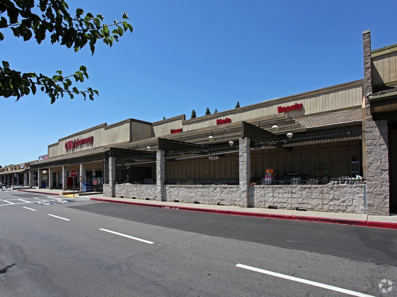 8585 Elk Grove Blvd, Elk Grove, CA à louer - Photo de l’immeuble – Image 3 sur 4