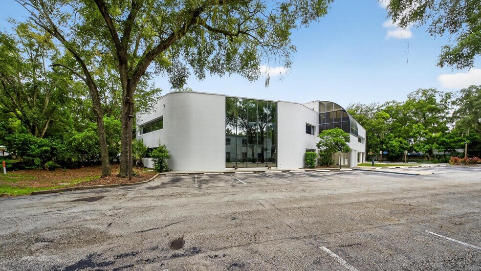 220 N Westmonte Dr, Altamonte Springs, FL à louer - Photo de l’immeuble – Image 2 sur 56