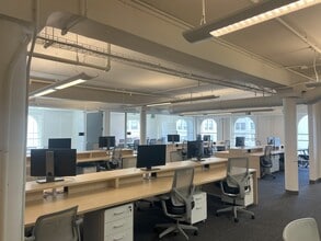 77 Maiden Ln, San Francisco, CA à louer Photo de l’immeuble– Image 2 sur 9