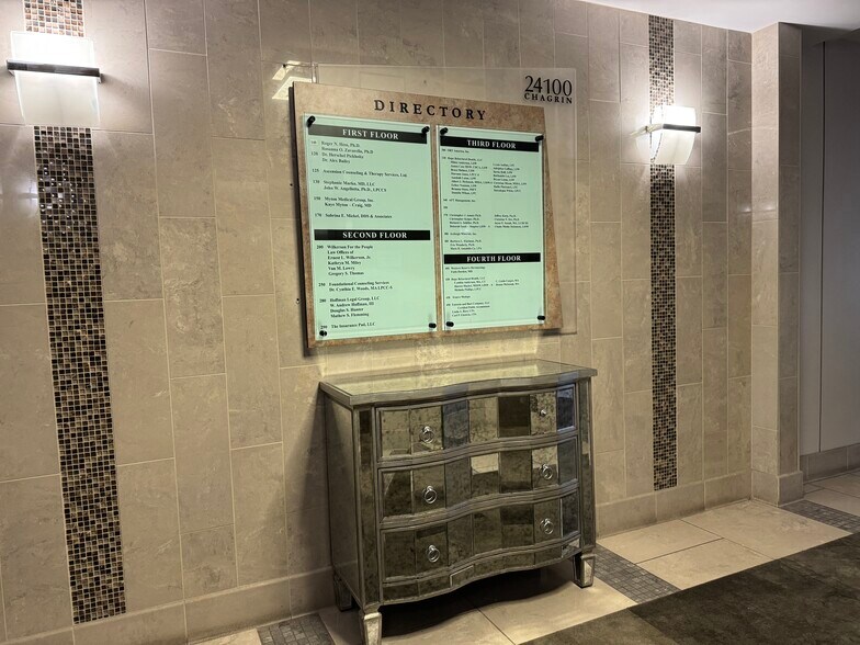 24100 Chagrin Blvd, Beachwood, OH à louer - Photo intérieure – Image 3 sur 4