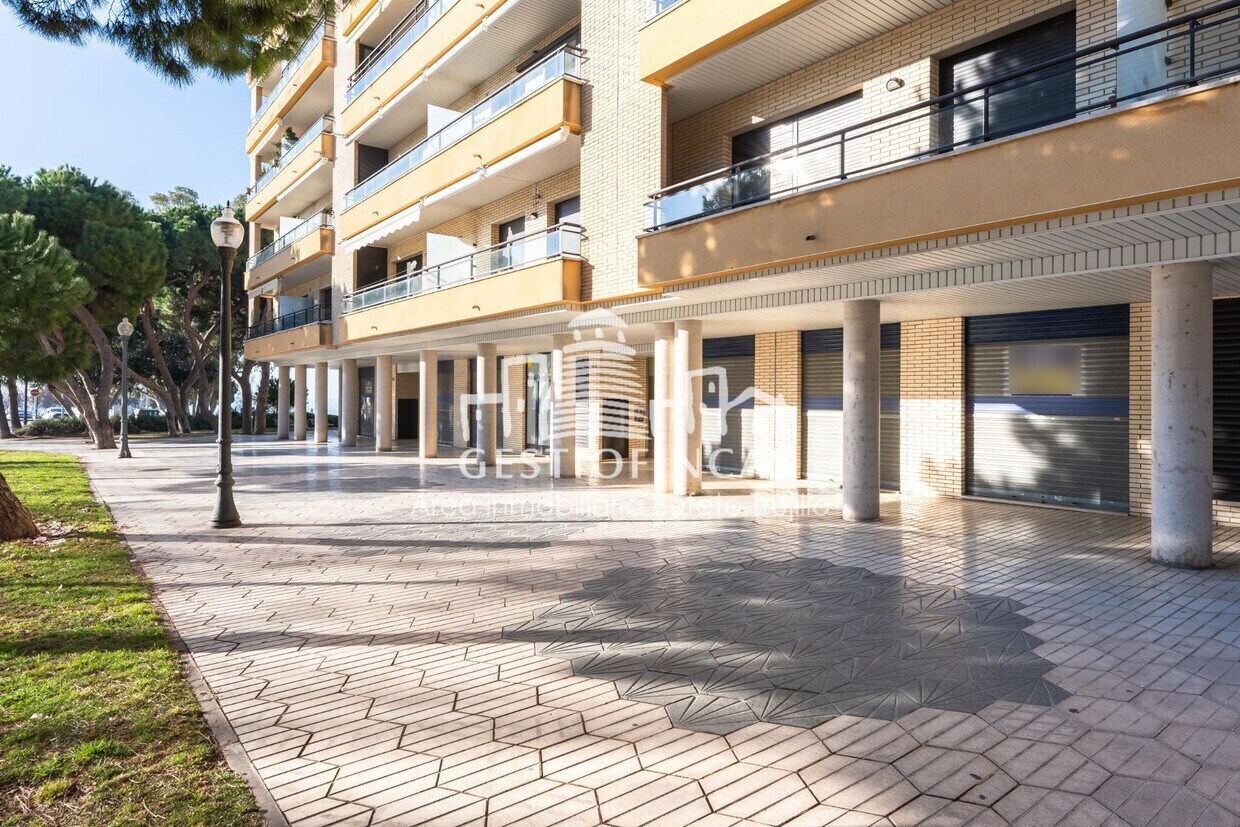Local commercial dans Cambrils, Tarragona à louer Photo intérieure– Image 1 sur 2