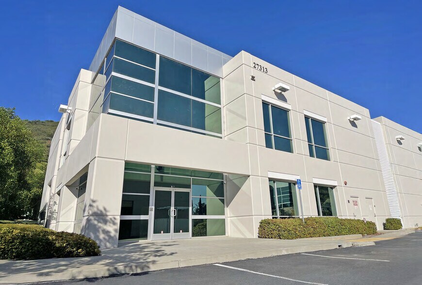 27313 Via Industria, Temecula, CA à louer - Photo de l’immeuble – Image 3 sur 6