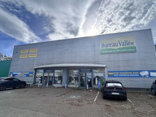 Plus de détails pour 75 Rue Louis Lepine, Viriat - Local commercial à vendre