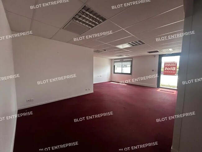 Plus de détails pour 15 Rue De L'Atlantique, Basse-Goulaine - Bureau à louer