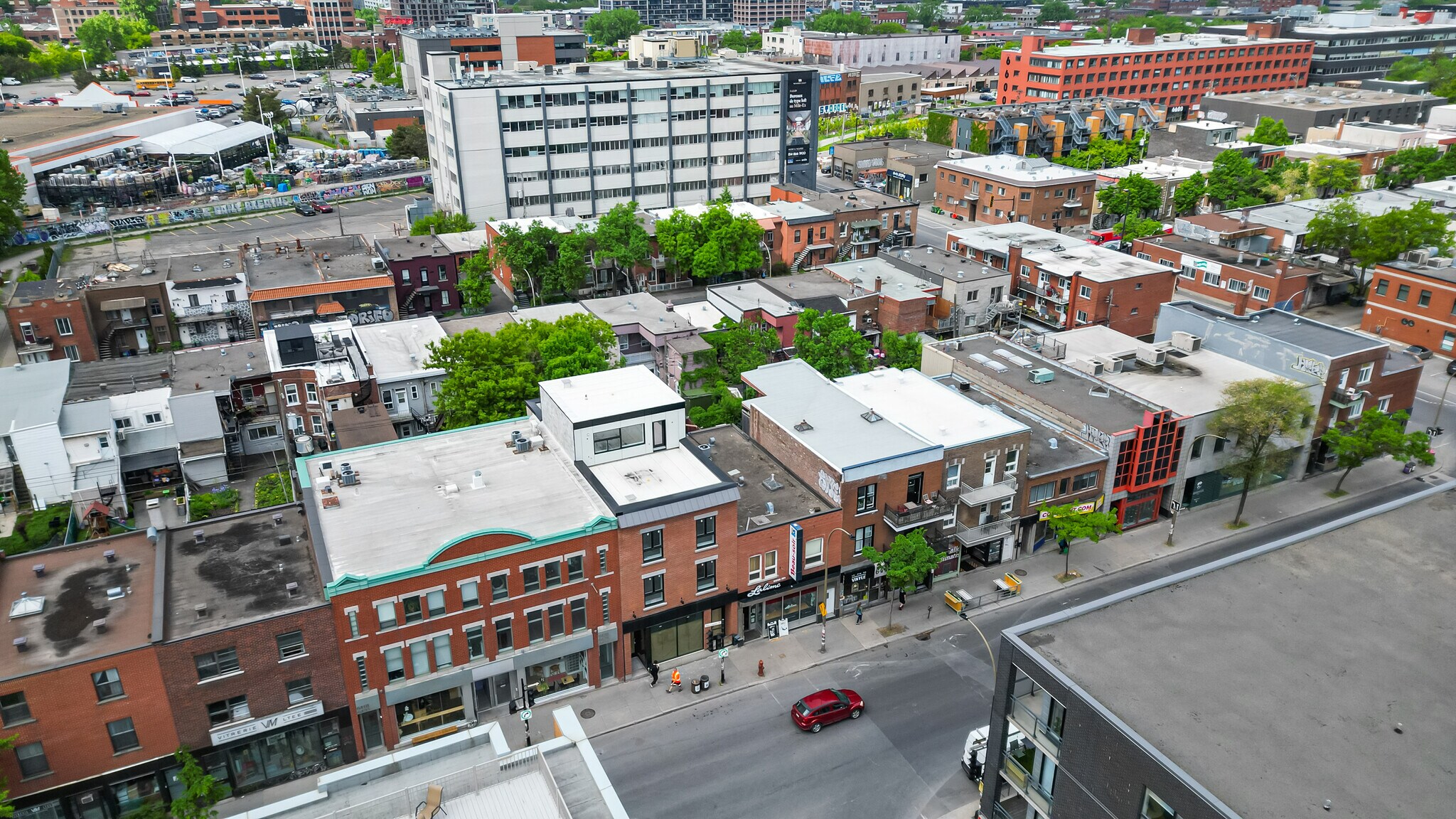 6430-6432 Boul Saint-Laurent, Montréal, QC à louer Photo de l’immeuble– Image 1 sur 4